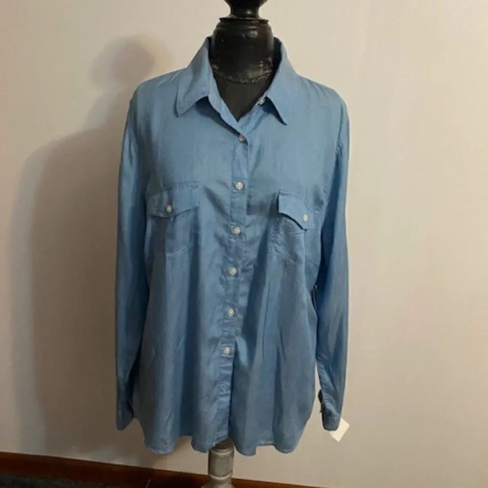 Crown & Ivy Blue button-down long sleeves, size 2X